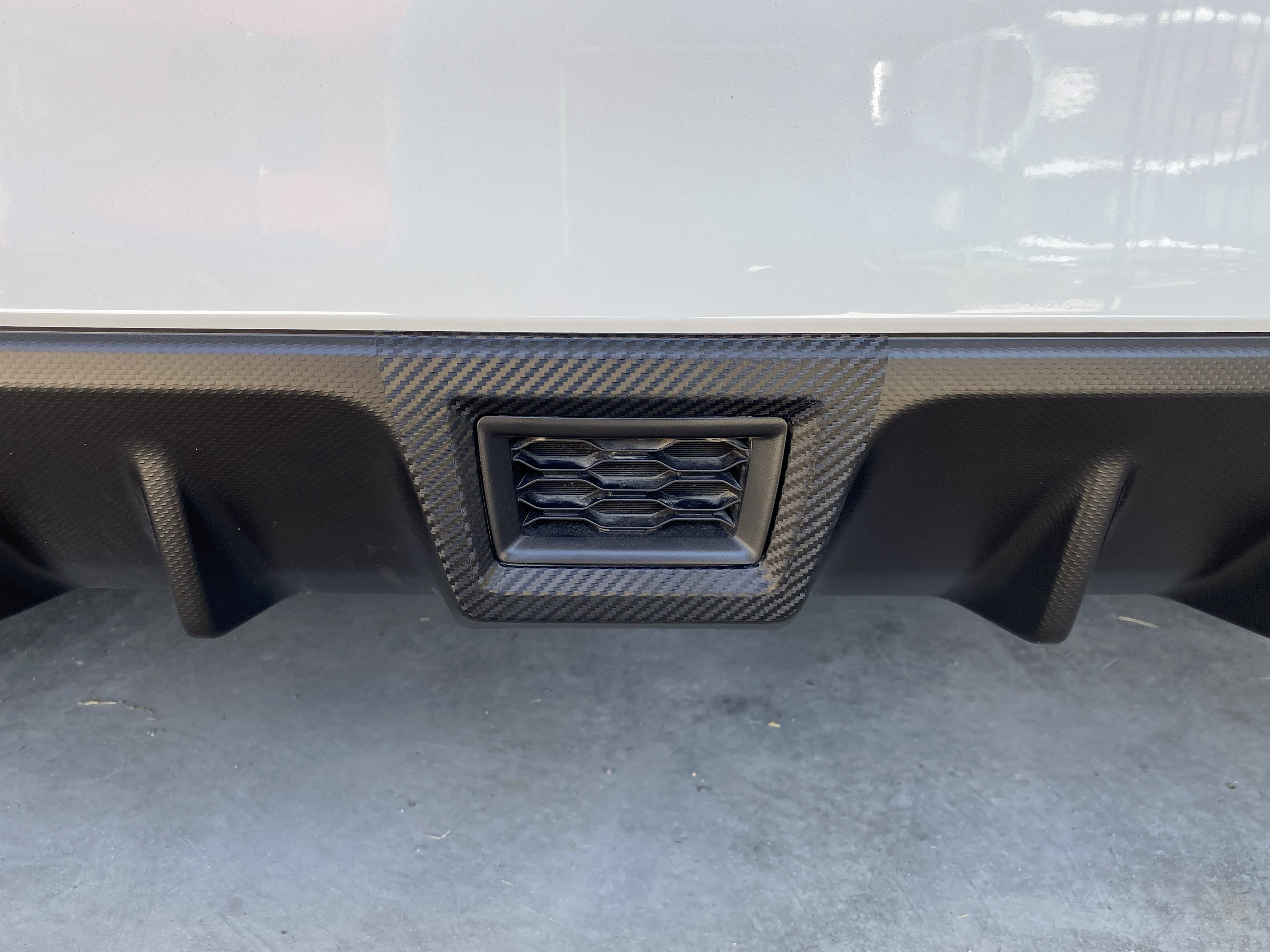 Sticker Fab 3D Carbon Fiber Rear Fog / F1 Bumper Cover Overlay