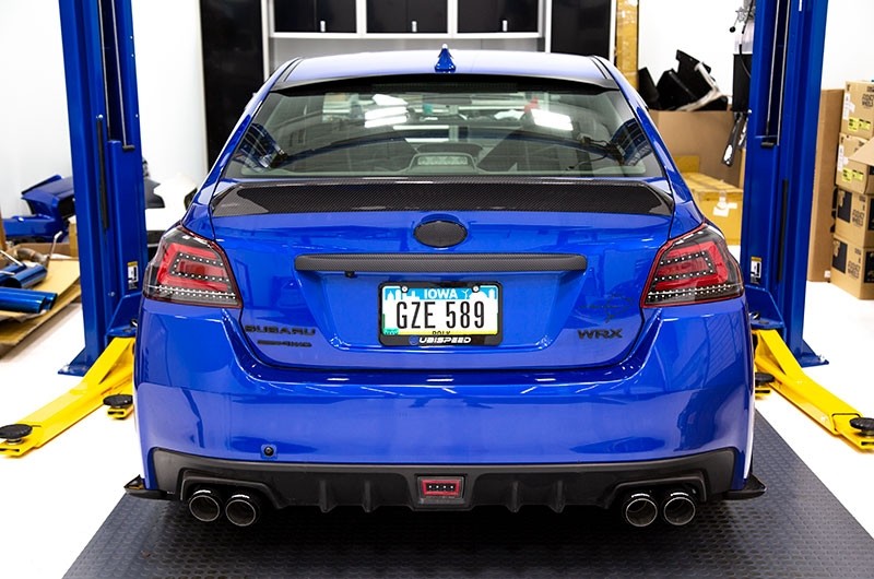 OLM Single Point Carbon Fiber Duckbill Trunk Spoiler