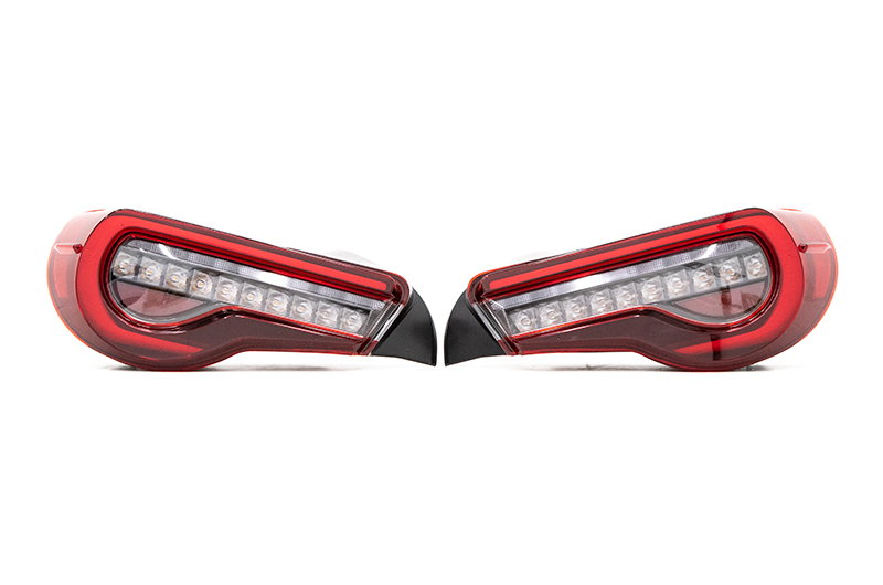 OLM OE Plus Linear Style Sequential Tail Lights (Clear)